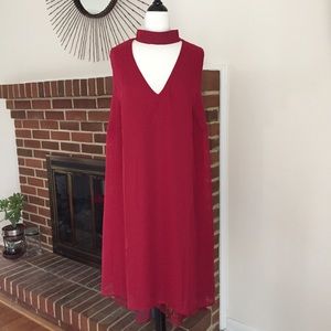 NWOT!  Lace peekaboo hem choker V neckline